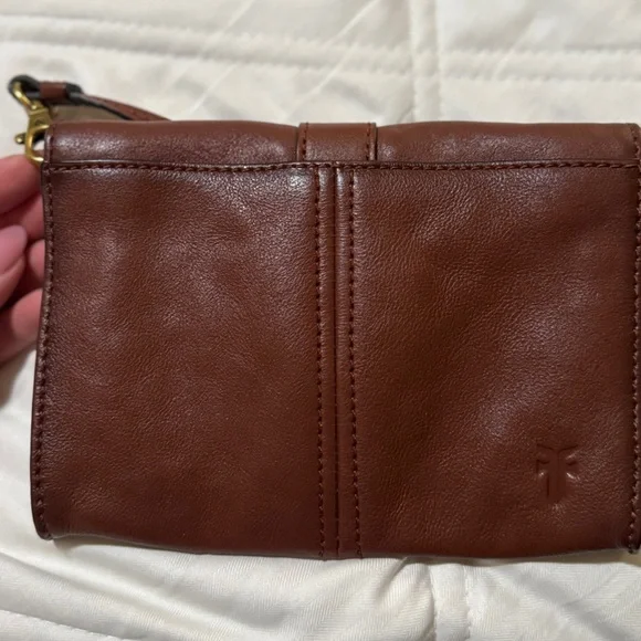Frye Brown Leather Crossbody Bag with Gold Ring - Picture 5 of 12